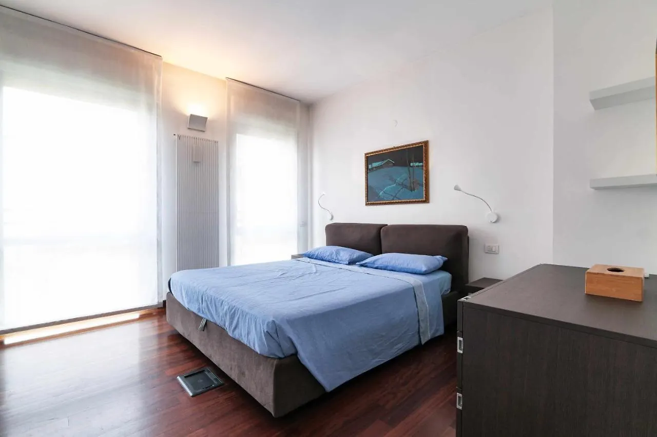 Npa20 Luxury Large Apartment In Navigli District Милан